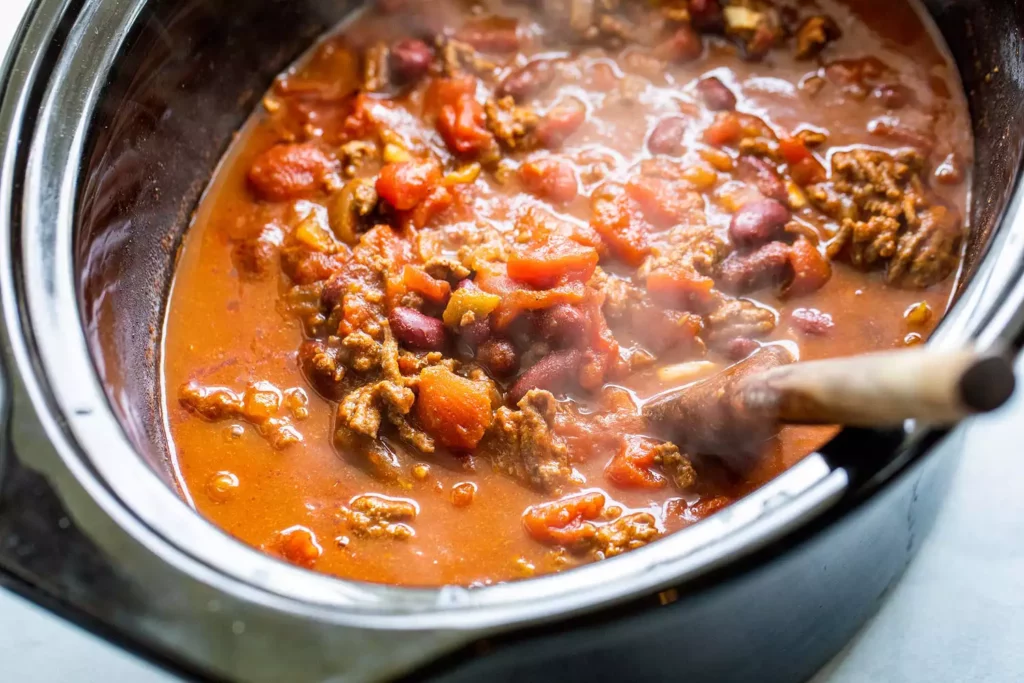 chili-iz-govyadiny-i-fasoli-v-medlennovarke