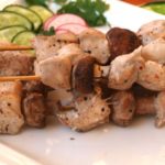 Шашлык с куриным филе и грибами