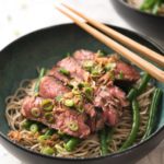 Гречневая лапша (соба) с говядиной и стручковой фасолью