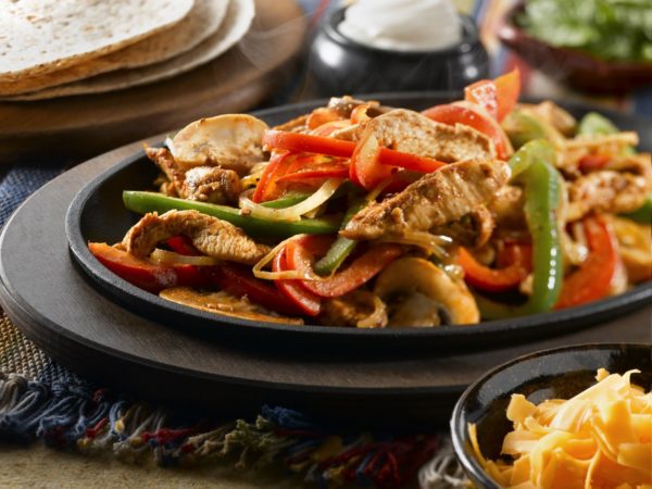 Фахита с курицей и фасолью