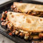 Кесадилья с курицей в духовке