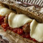 Сандвич с фрикадельками