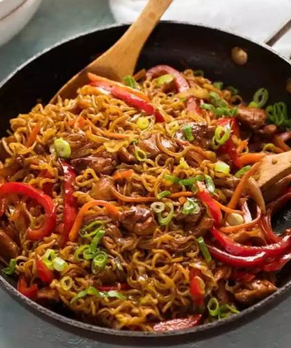 Лапша Рамэн с овощами и курицей