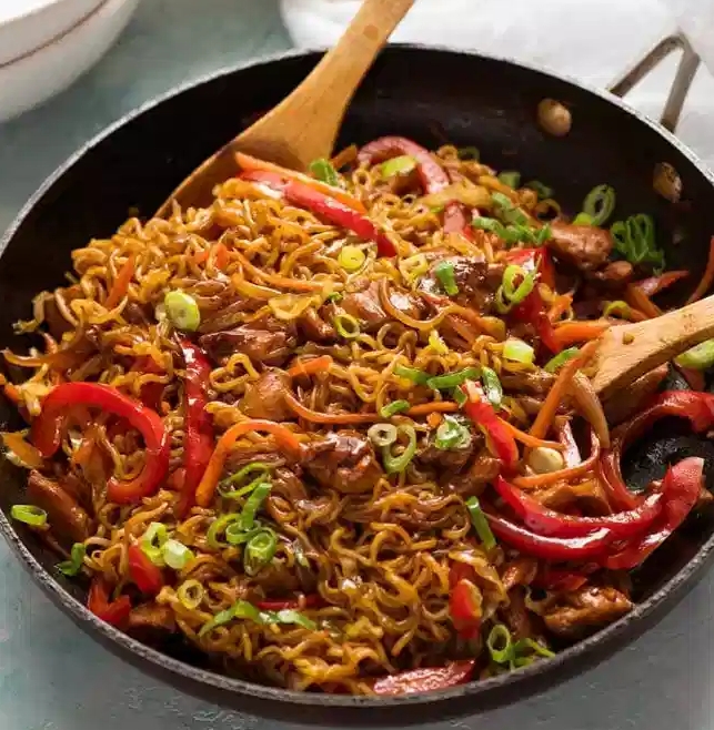 Лапша Рамэн с овощами и курицей