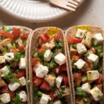 Врап с курицей и греческим салатом