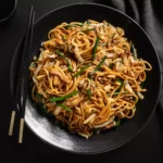 Лапша Ло Мейн с обжаренной капустой и грибами