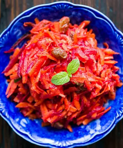 Марокканский салат из тертой моркови и свеклы