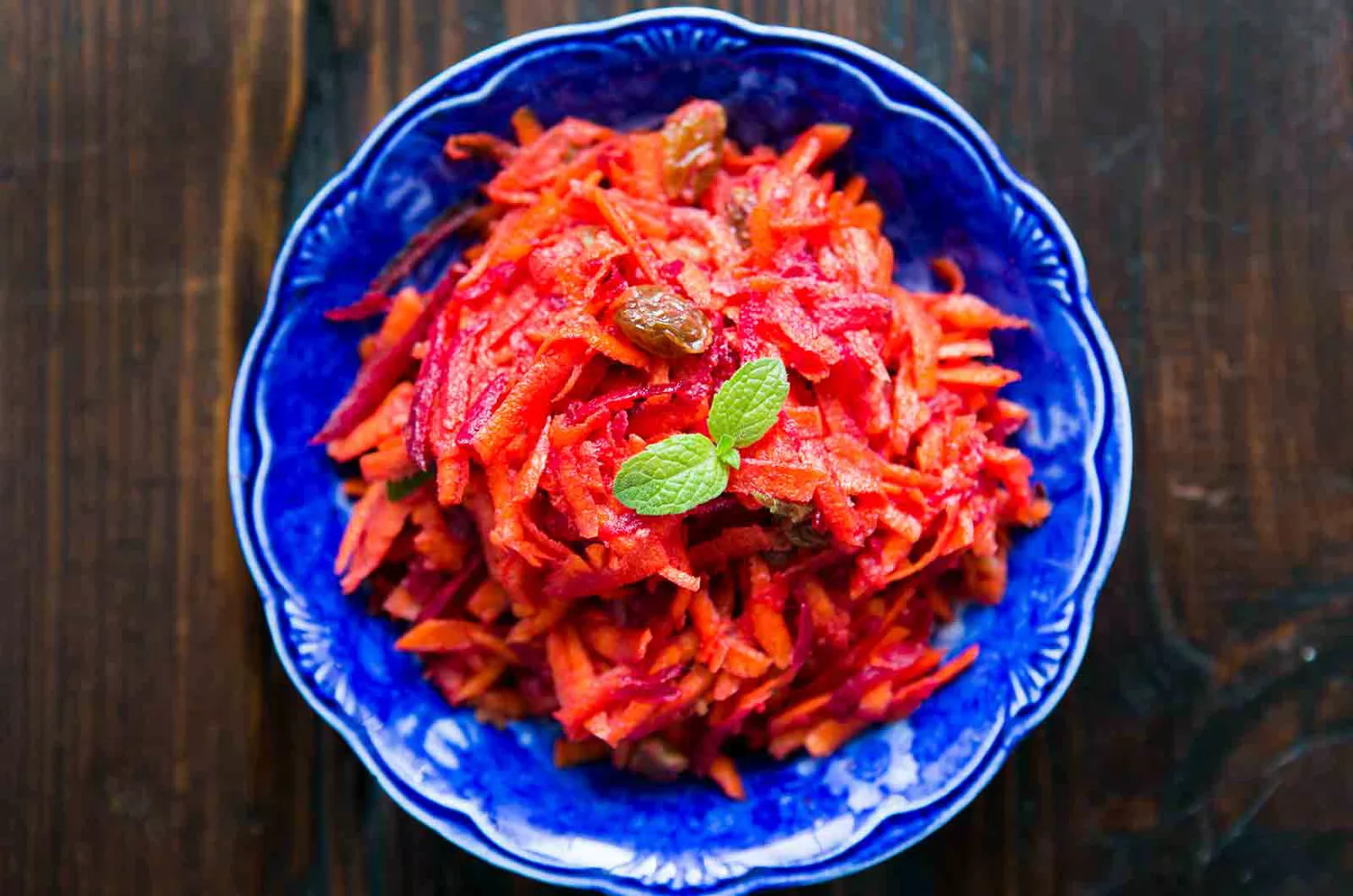 Марокканский салат из тертой моркови и свеклы