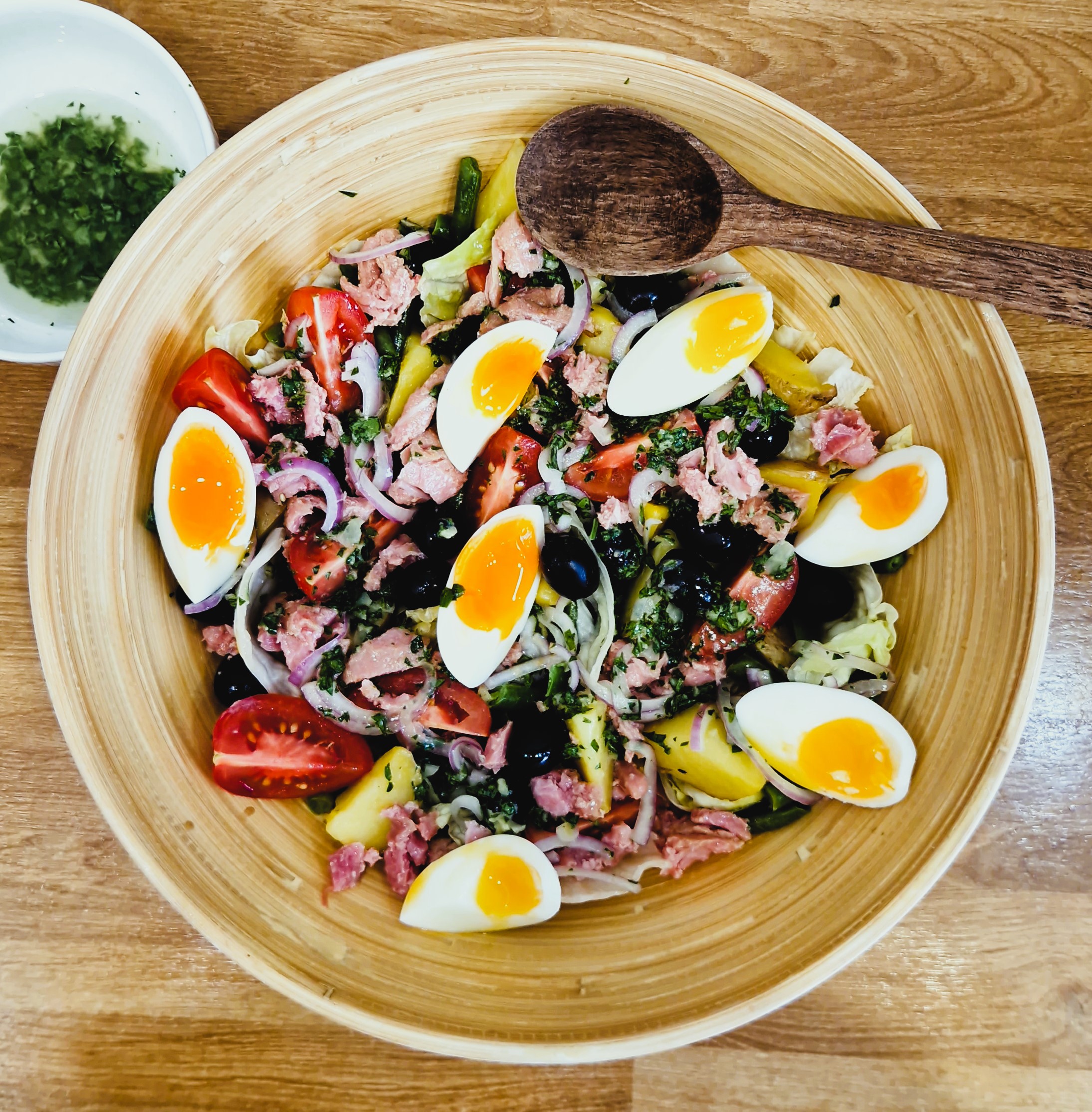 salat-nisuaz-s-tuncom