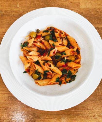 pasta-puttaneska-klassicheskii-recept-aromatnogo-sousa