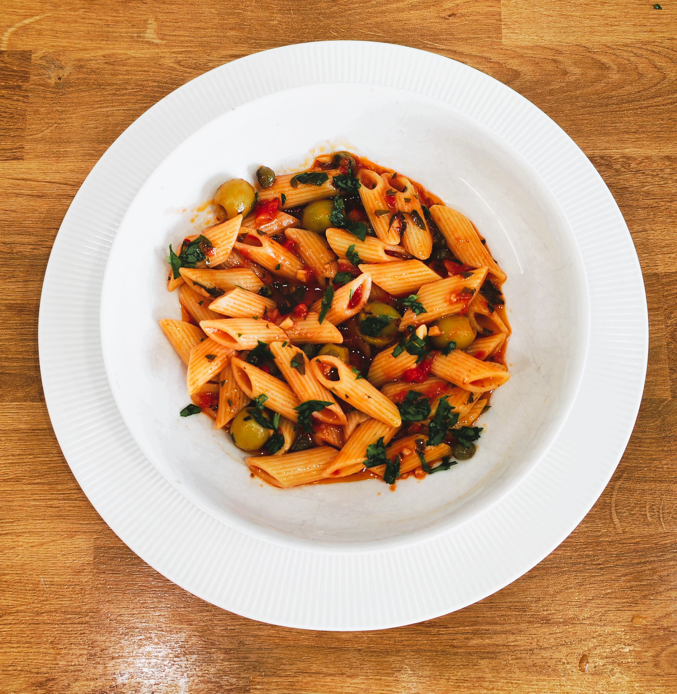 pasta-puttaneska-klassicheskii-recept-aromatnogo-sousa